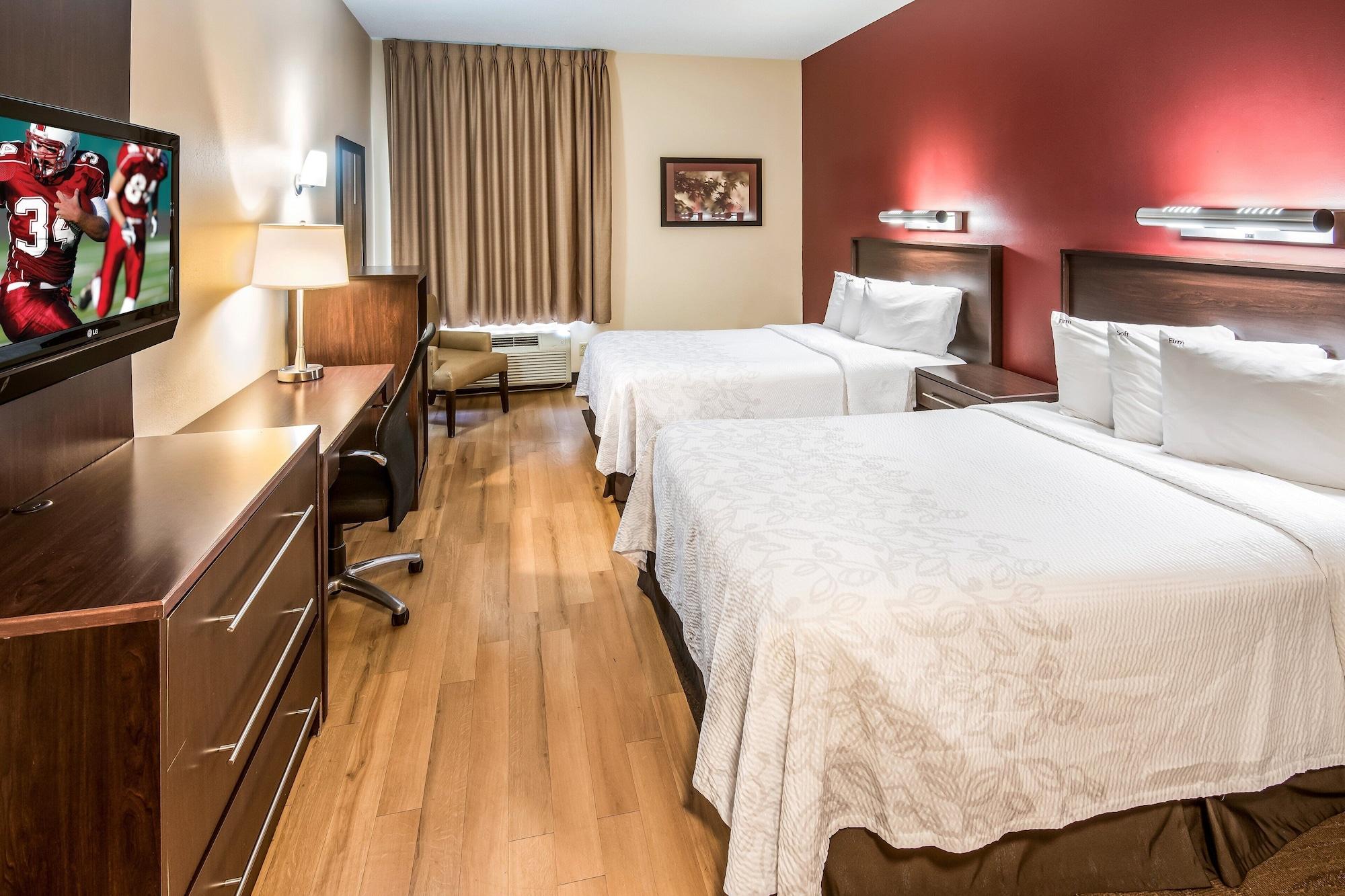Red Roof Plus+ - Amherst Hotel South Deerfield