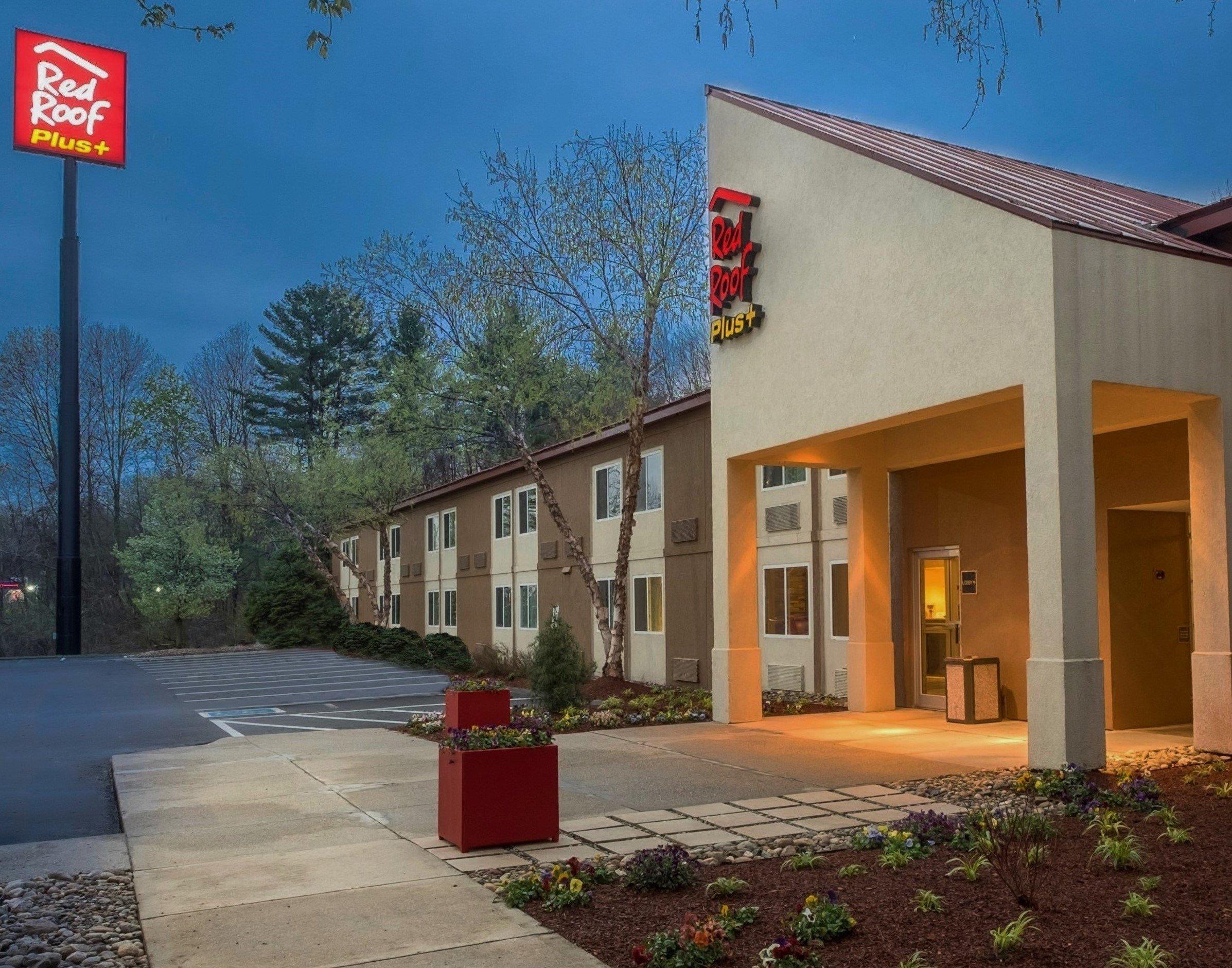 Red Roof Plus+ - Amherst South Deerfield