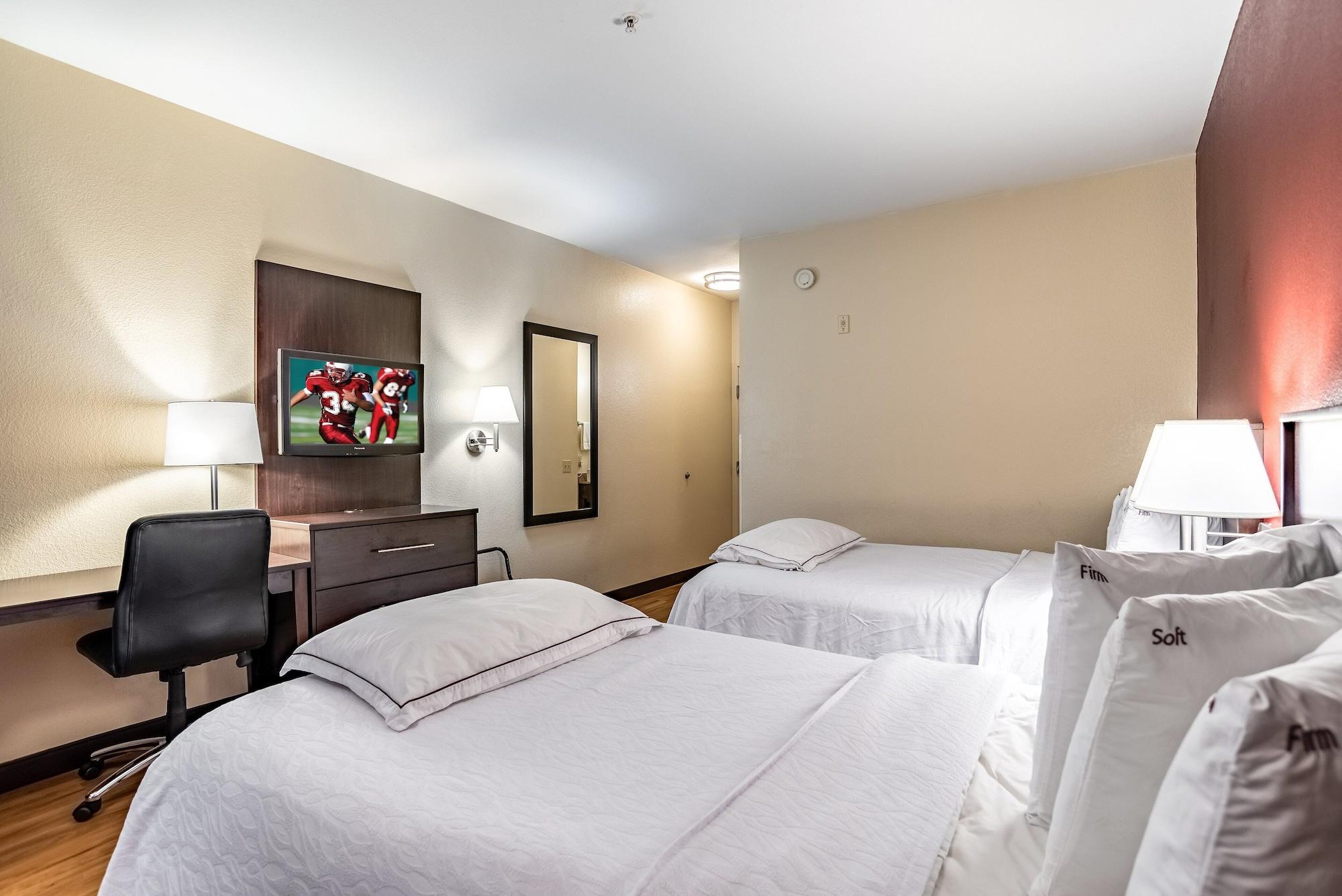 Hotel Red Roof Plus+ - Amherst 3*