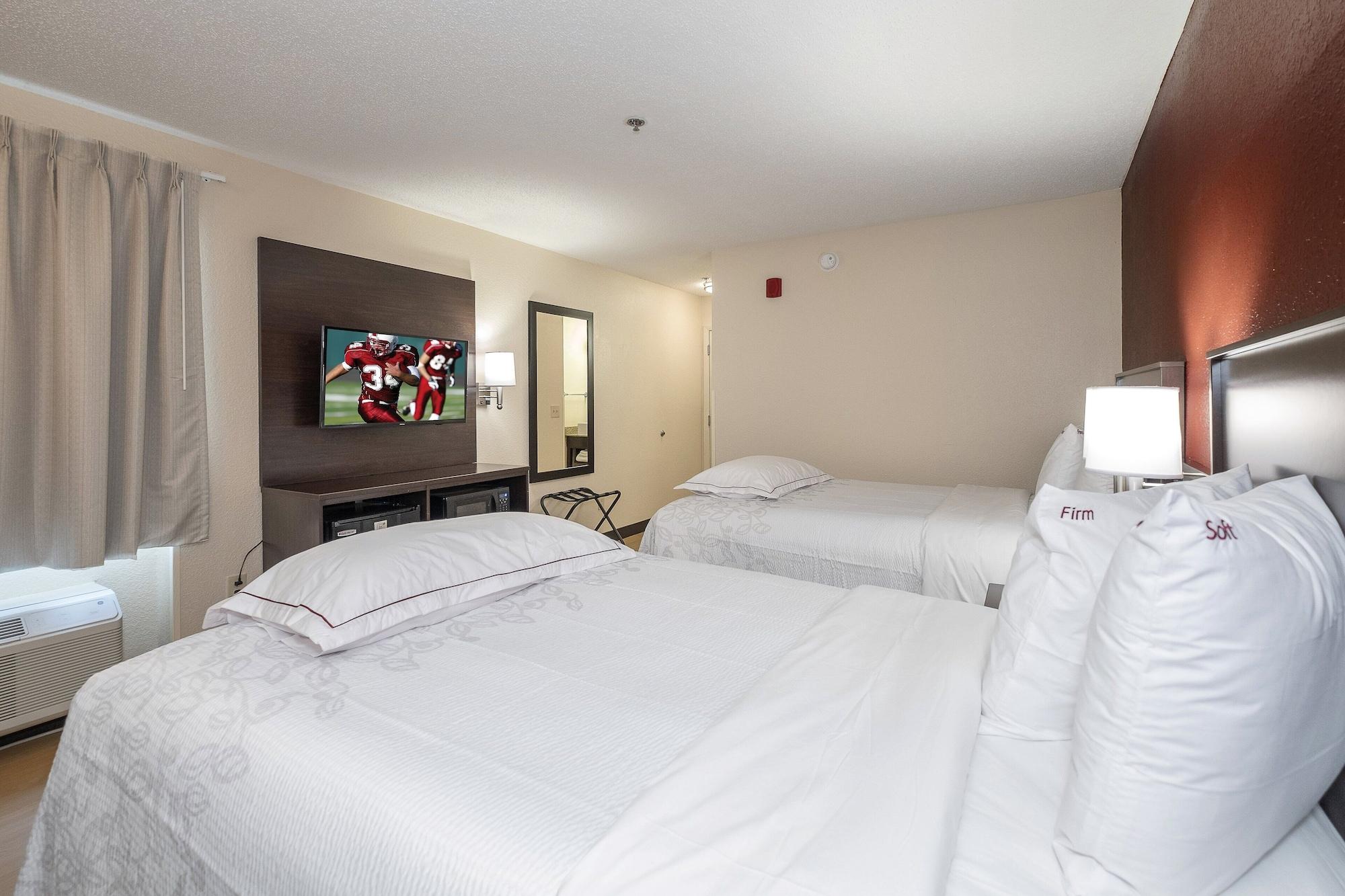 Hotel Red Roof Plus+ - Amherst 3*
