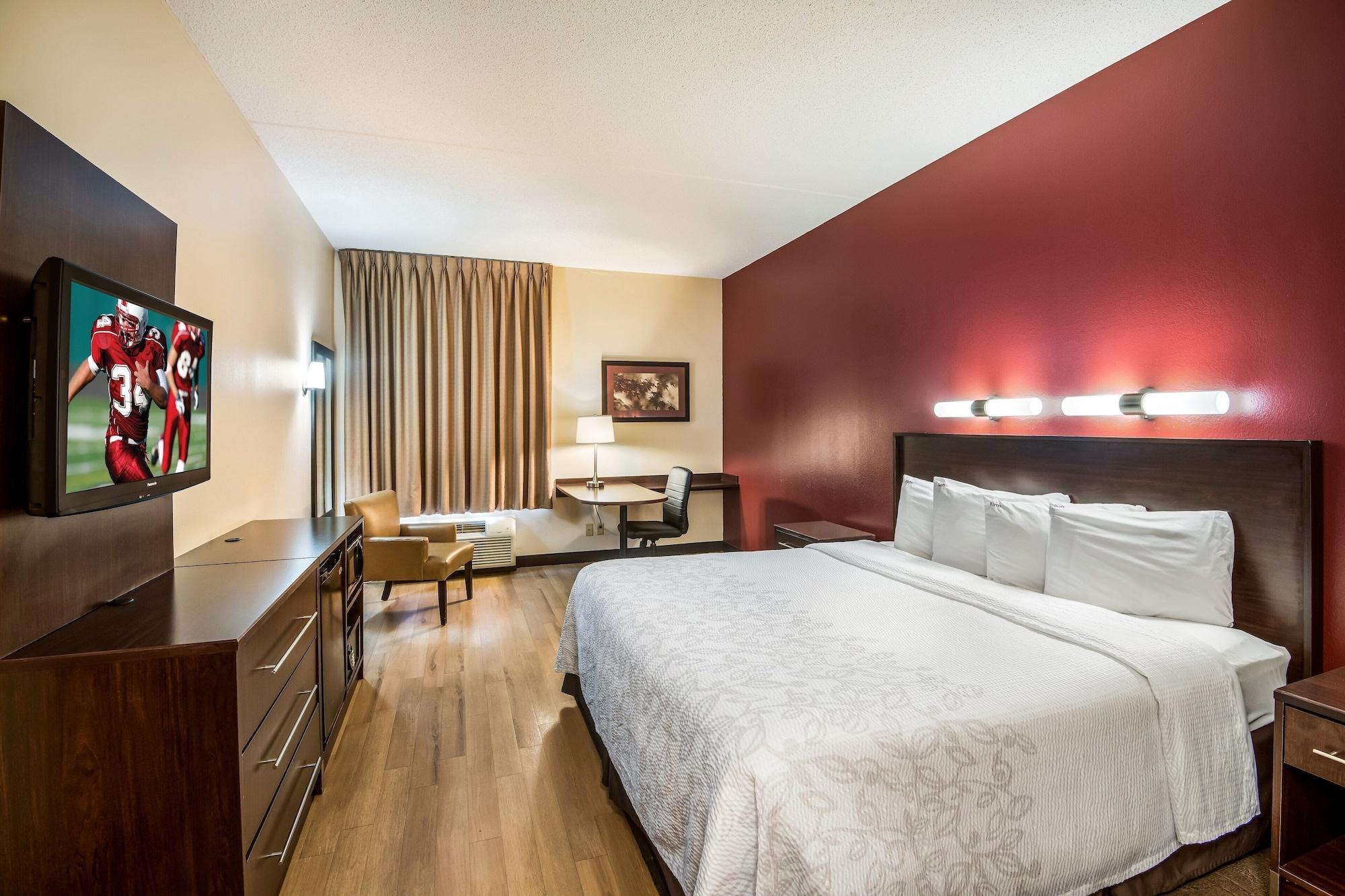 Hotel Red Roof Plus+ - Amherst 3*