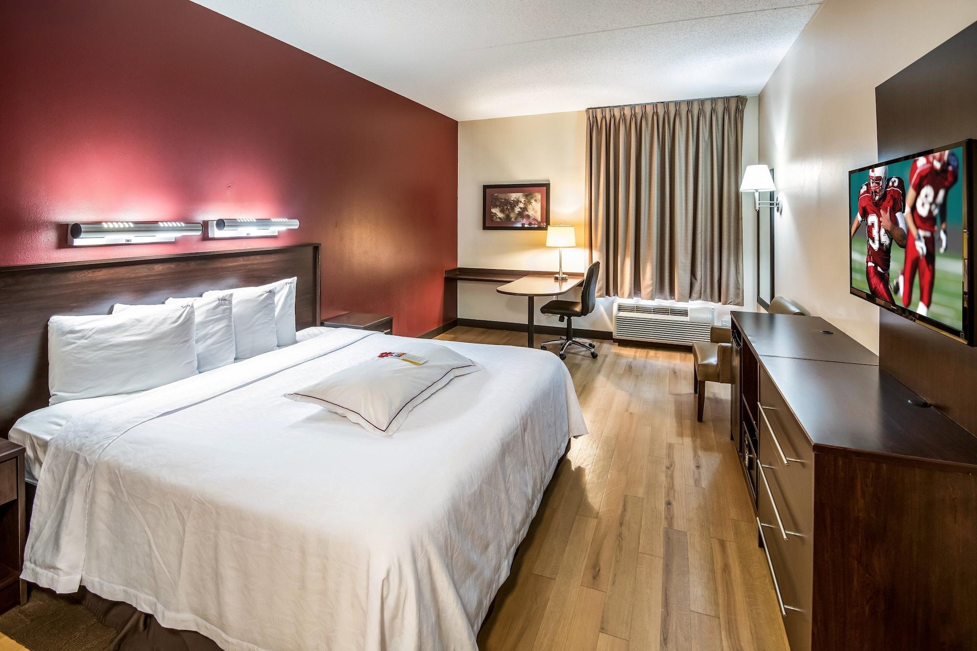 Hotel Red Roof Plus+ - Amherst 3*