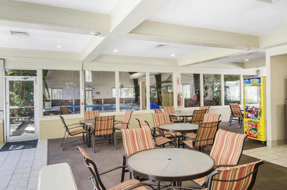 Red Roof Plus+ - Amherst 3* South Deerfield