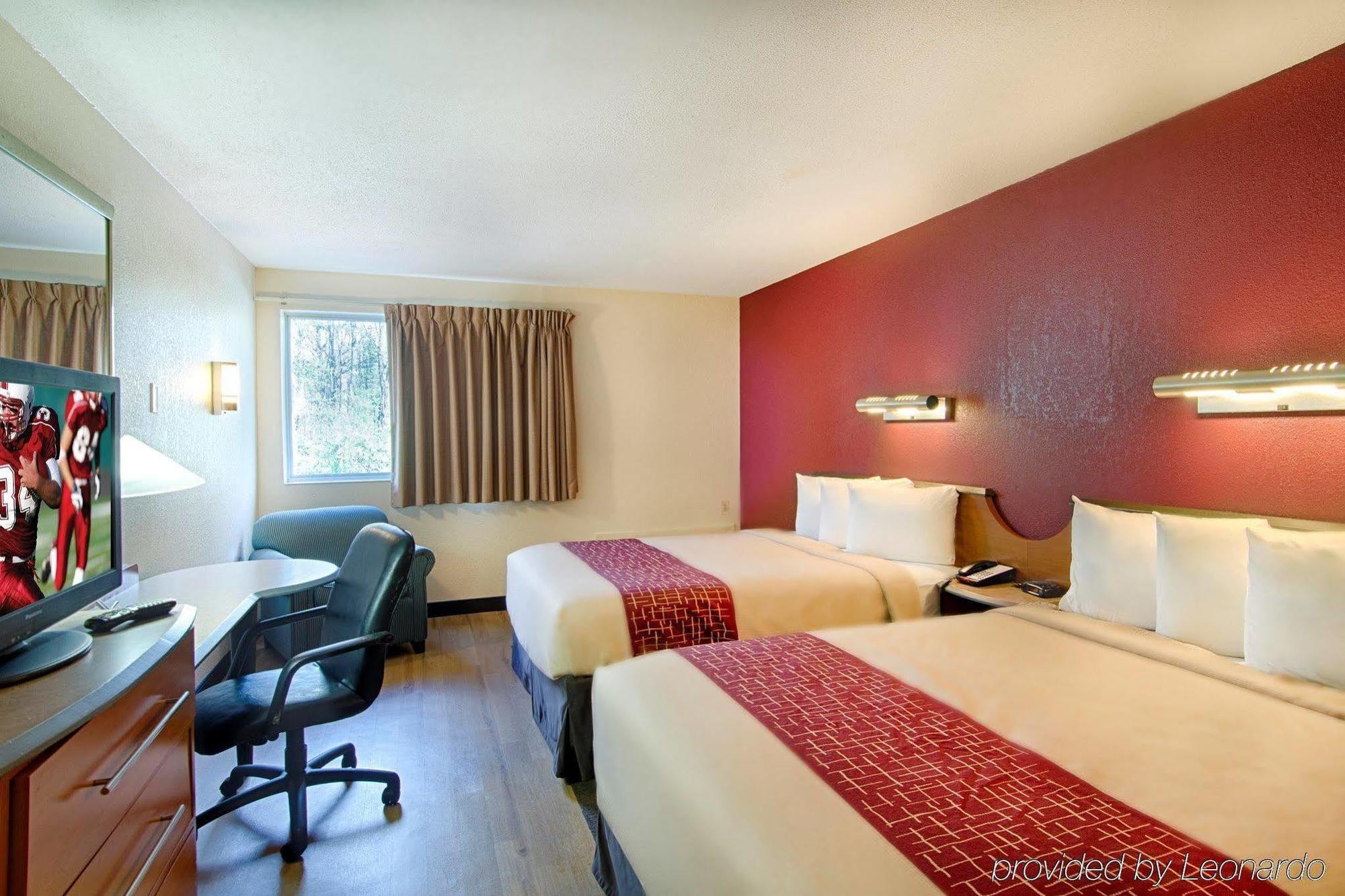 Hotel Red Roof Plus+ - Amherst South Deerfield