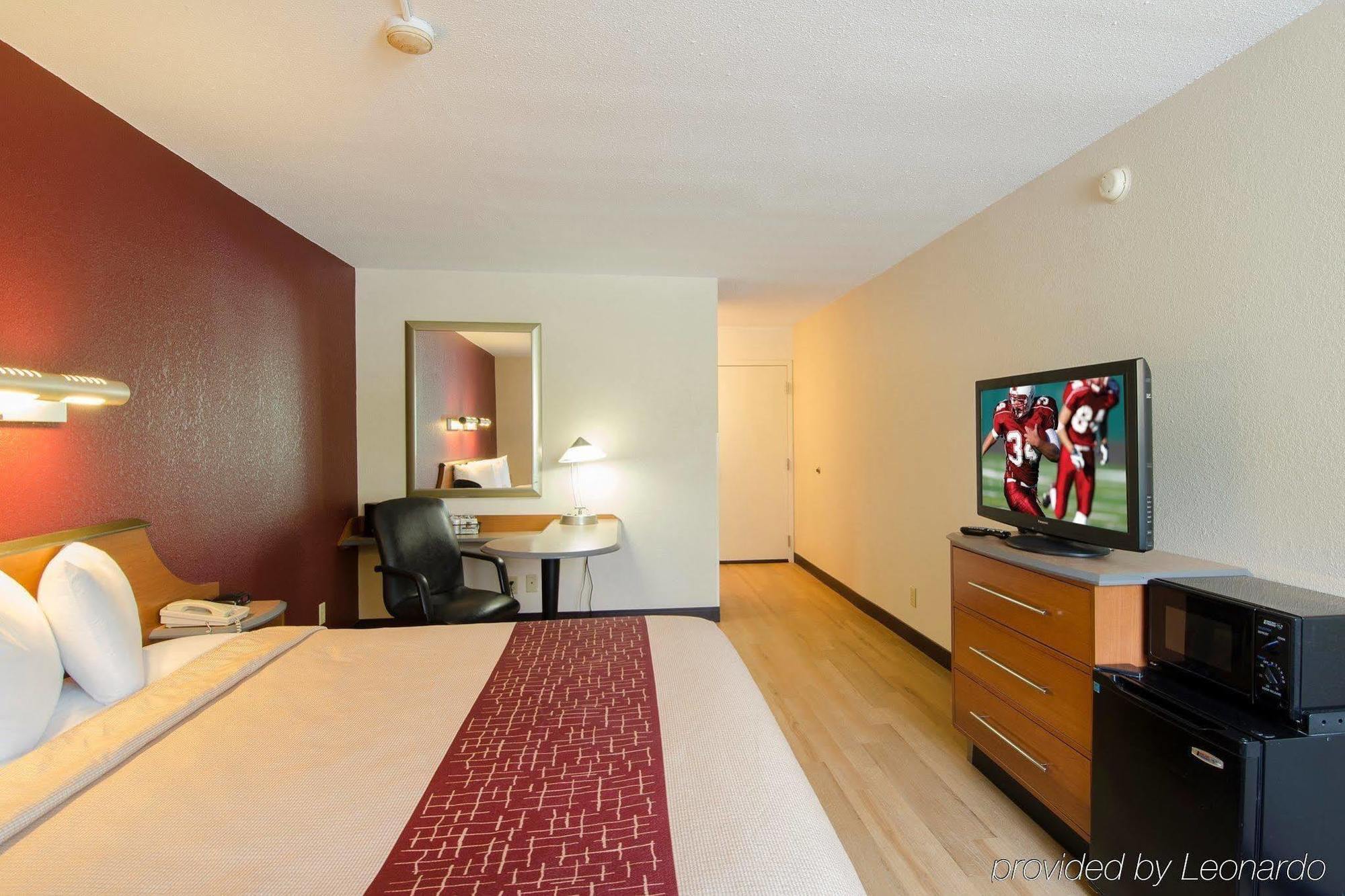 Hotel Red Roof Plus+ - Amherst South Deerfield